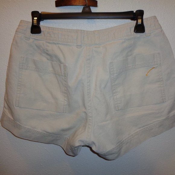 Junior's Khaki Shorts Size 11 - Picture 6 of 10
